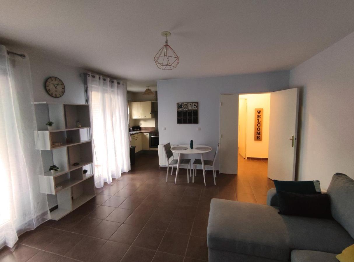 Appartement Avec Jardin Et Terrasse Pres De Paris Mantes-la-Jolie Kültér fotó