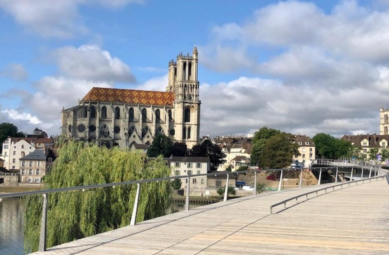 Appartement Avec Jardin Et Terrasse Pres De Paris Mantes-la-Jolie Kültér fotó