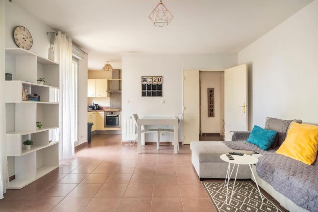 Appartement Avec Jardin Et Terrasse Pres De Paris Mantes-la-Jolie Kültér fotó